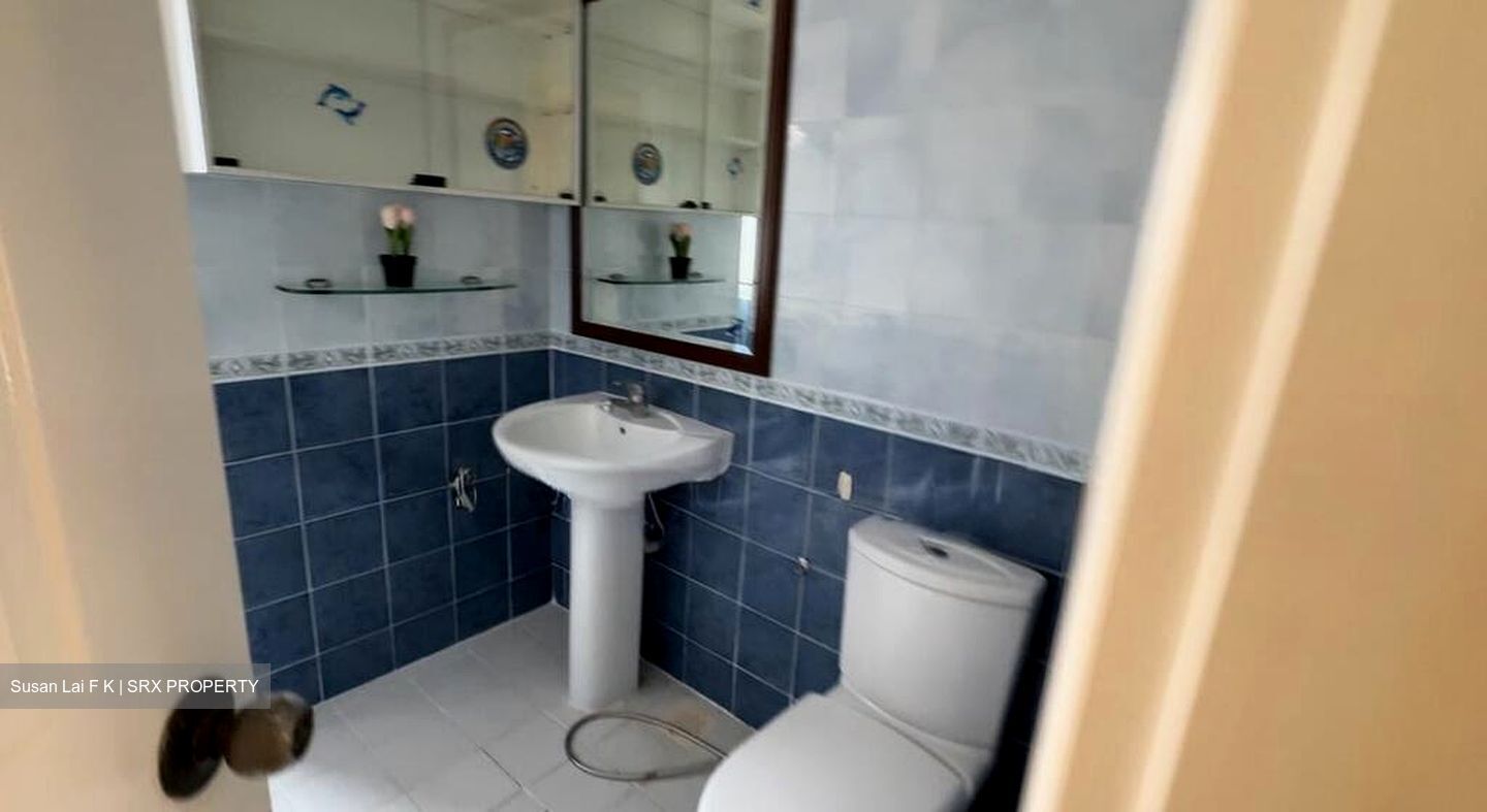 Changi South Avenue 1 (D16), Terrace #633388401